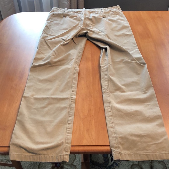 32/32 GAP Khakis - Picture 4 of 4